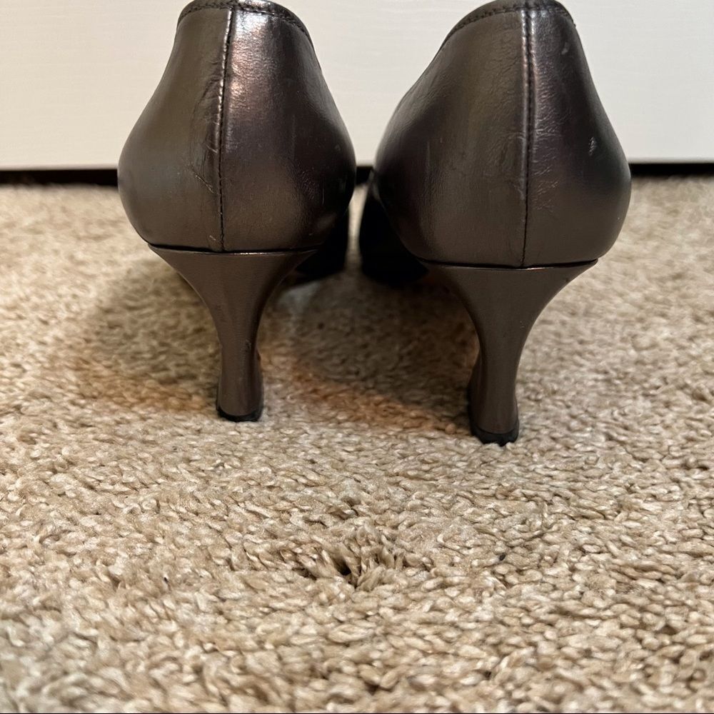 Yves St Laurent Pointed Toe Heel, Made in Italy Size 8.Great pre-loved condition - Picture 4 of 8